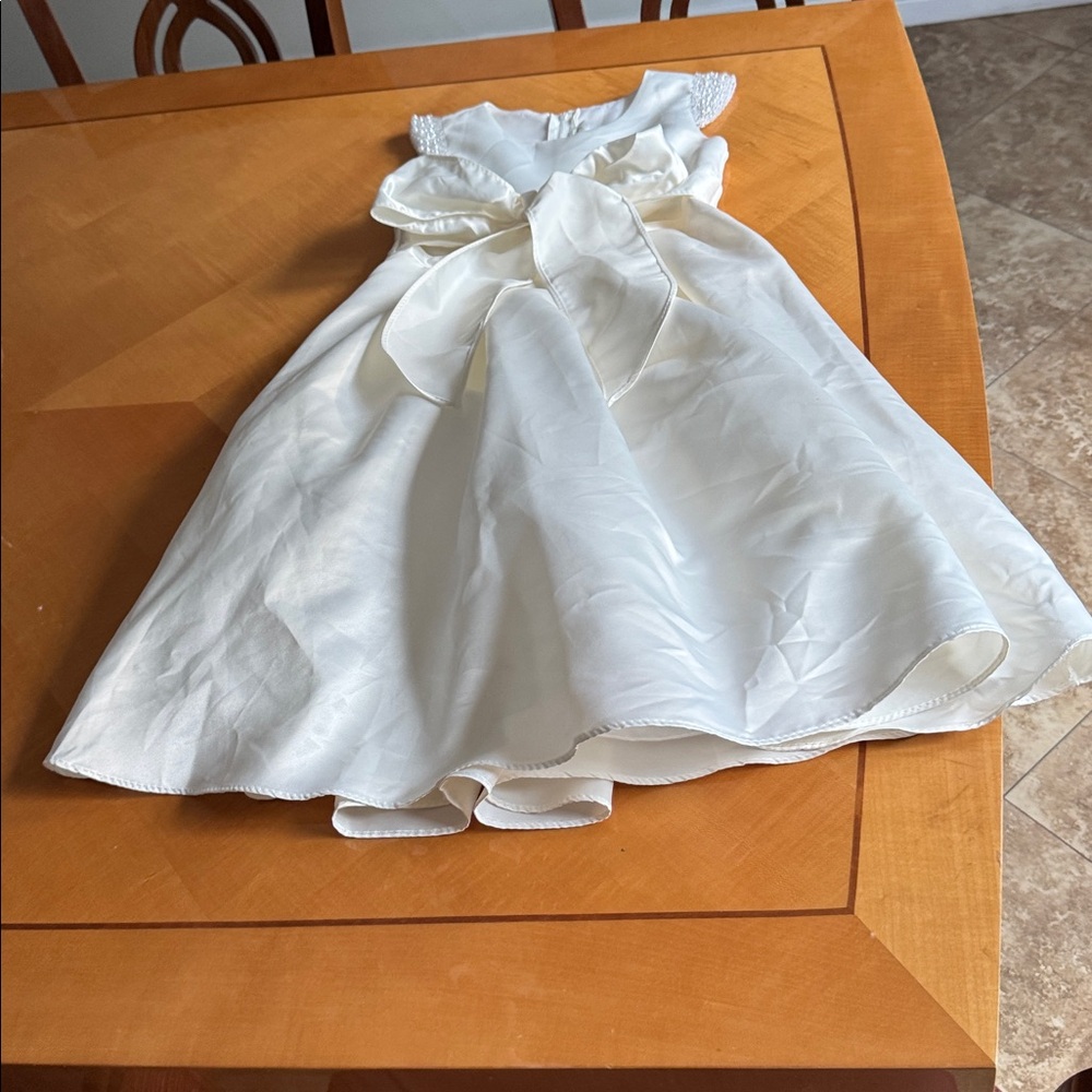 Adele Elegant Cream Kids Dress size 5-6 - Picture 3 of 7